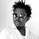 Master Parrot Fed Up With Fans Recording Him in Public