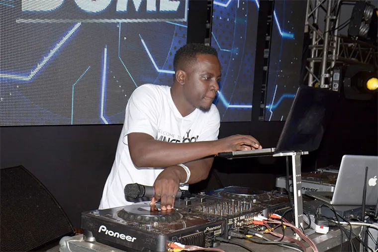 Aludah DJing Versitility